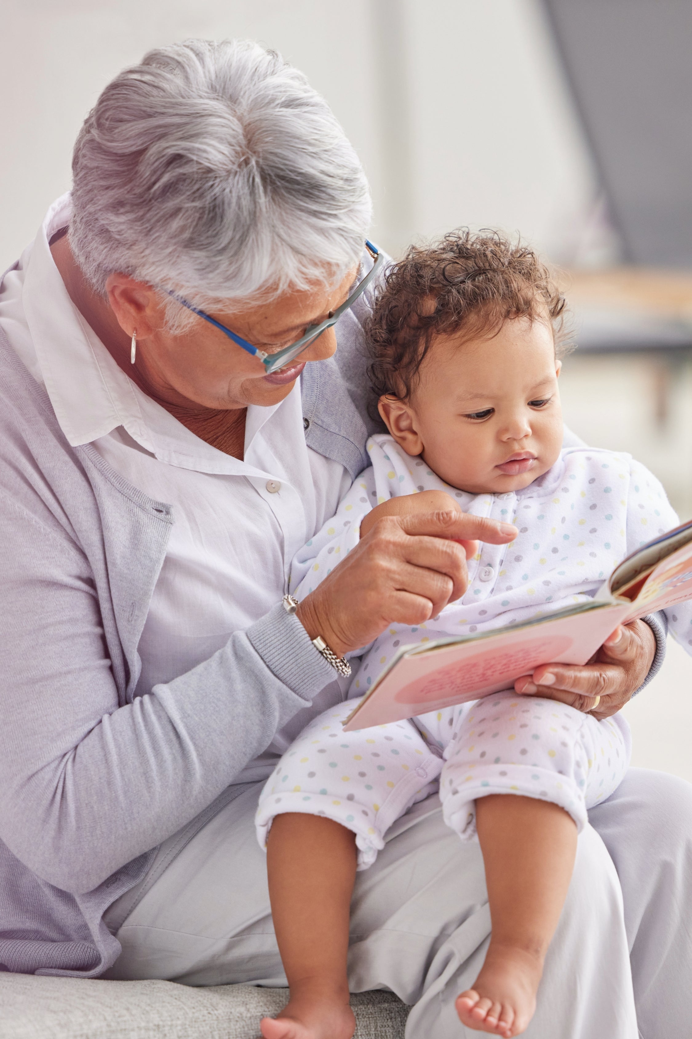 Simple ways for Family and Extended Family to Bond with Baby