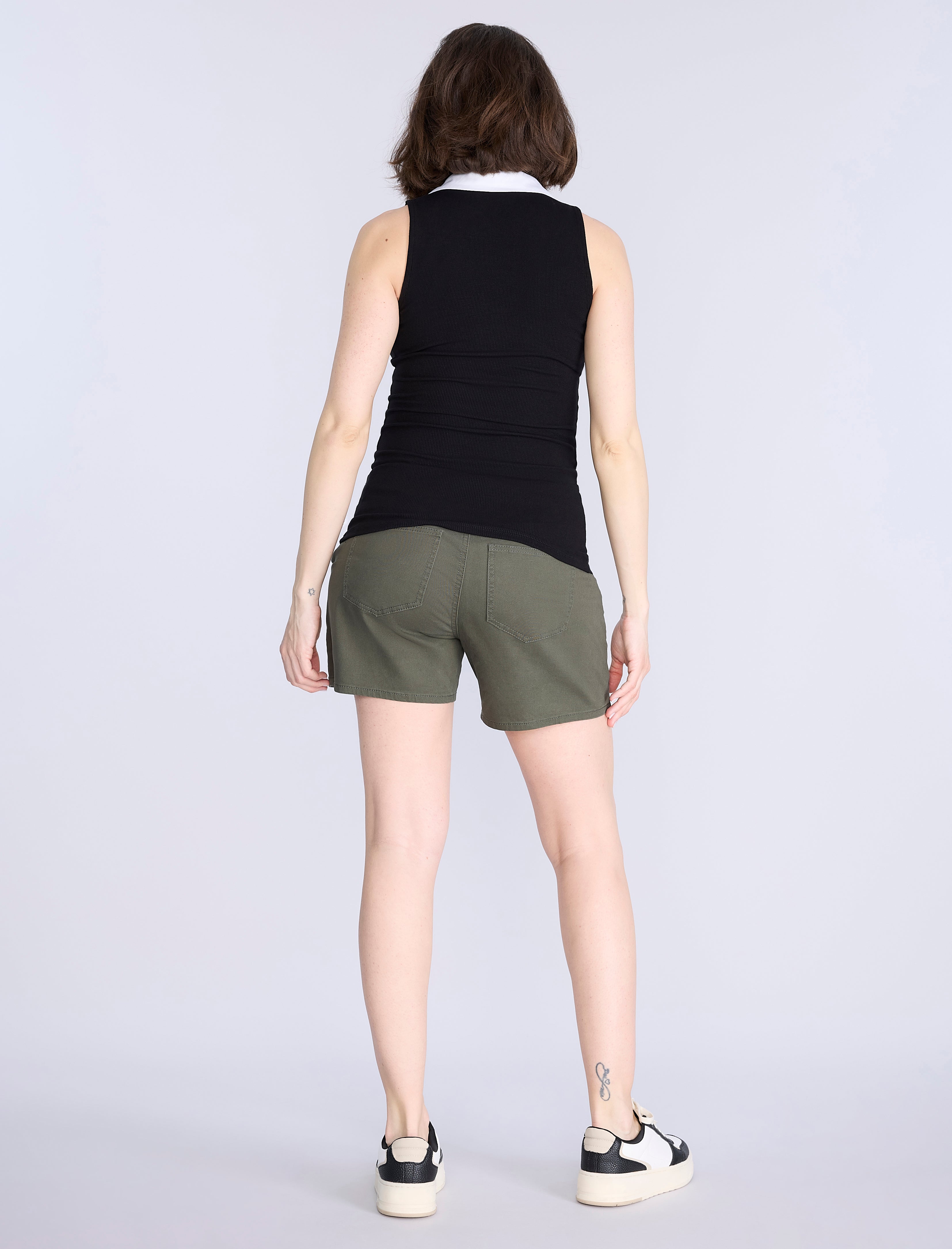 Sleeveless Ribbed Collared Top