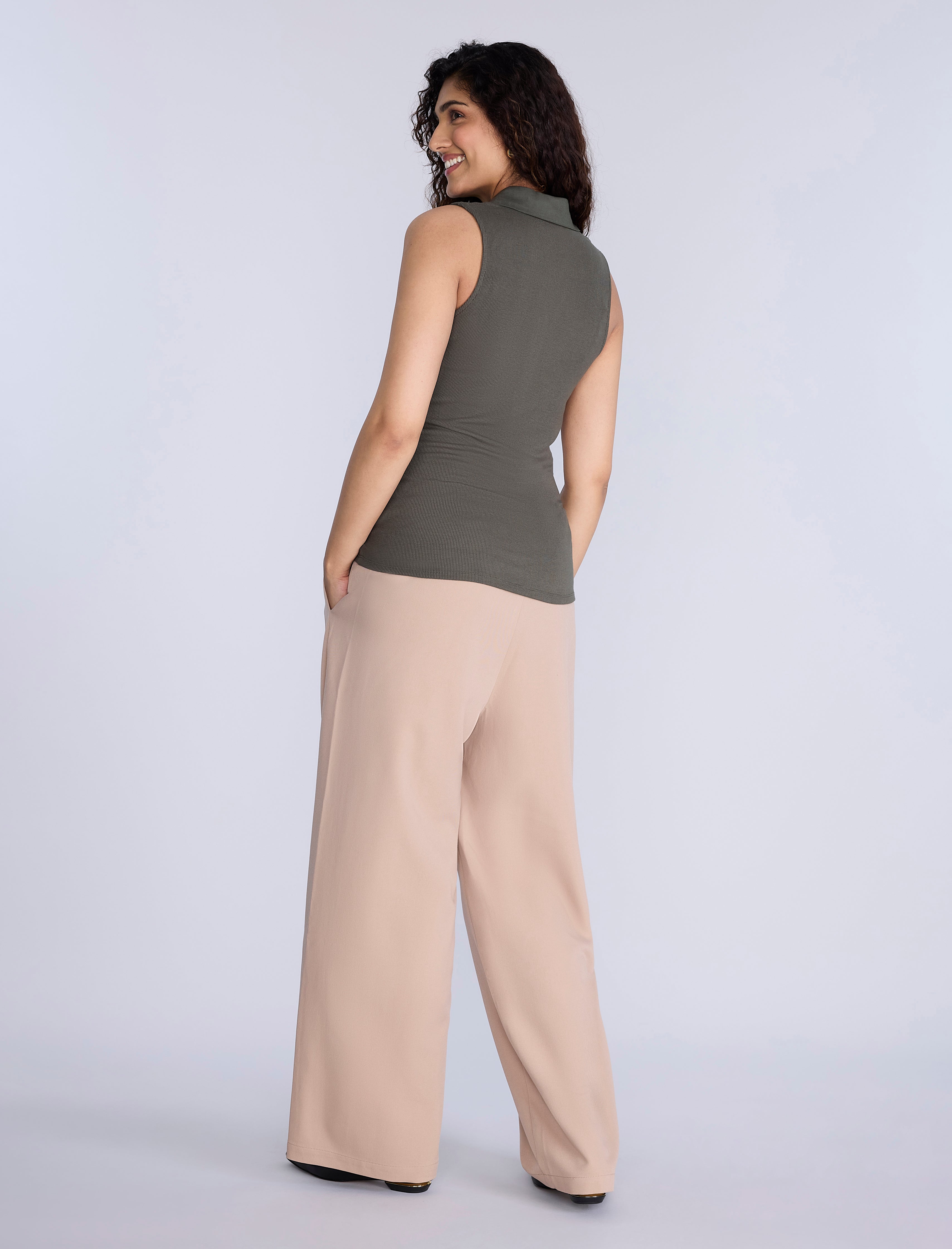 Sleeveless Ribbed Collared Top