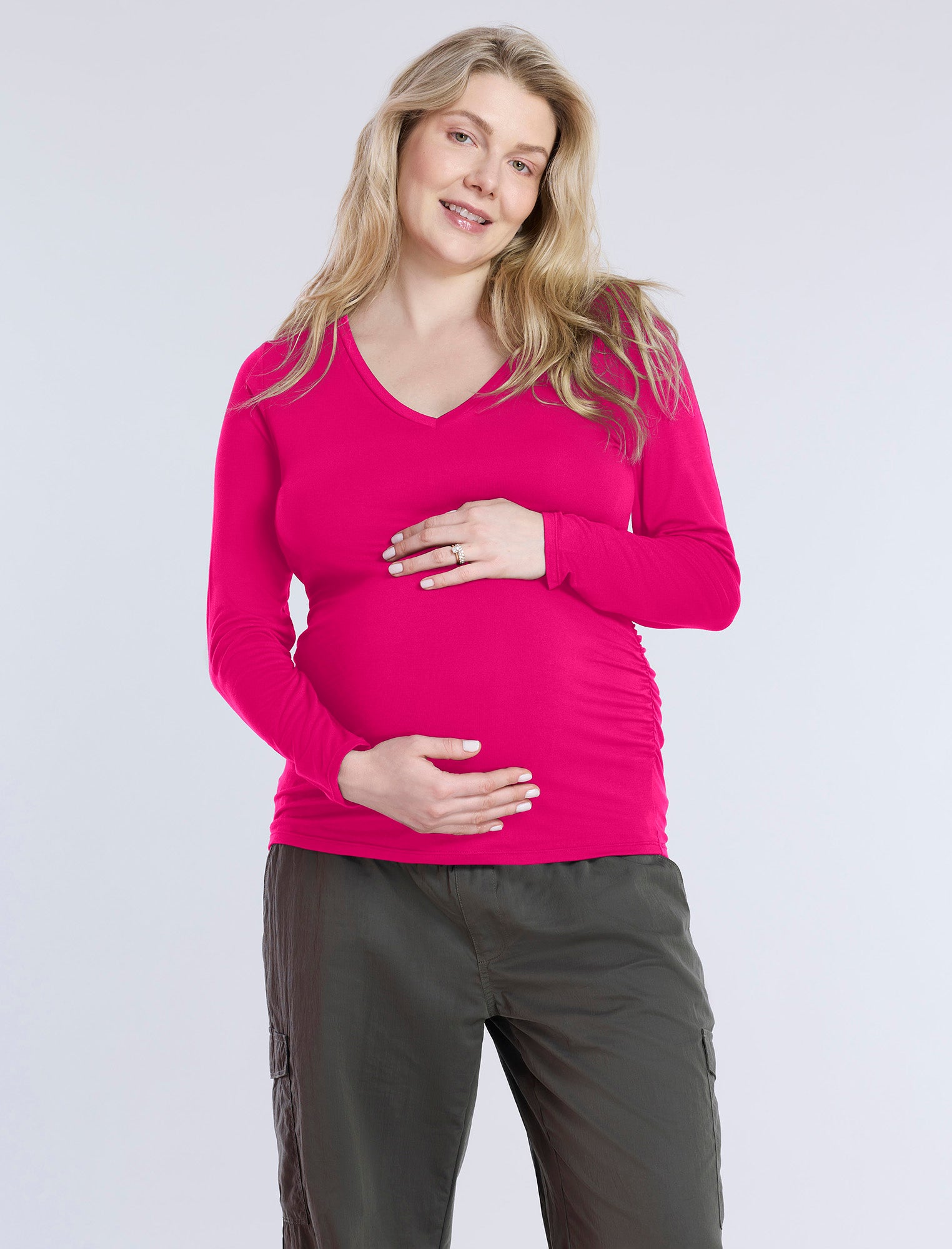 Side Ruched Long Sleeve V-Neck Maternity Tee