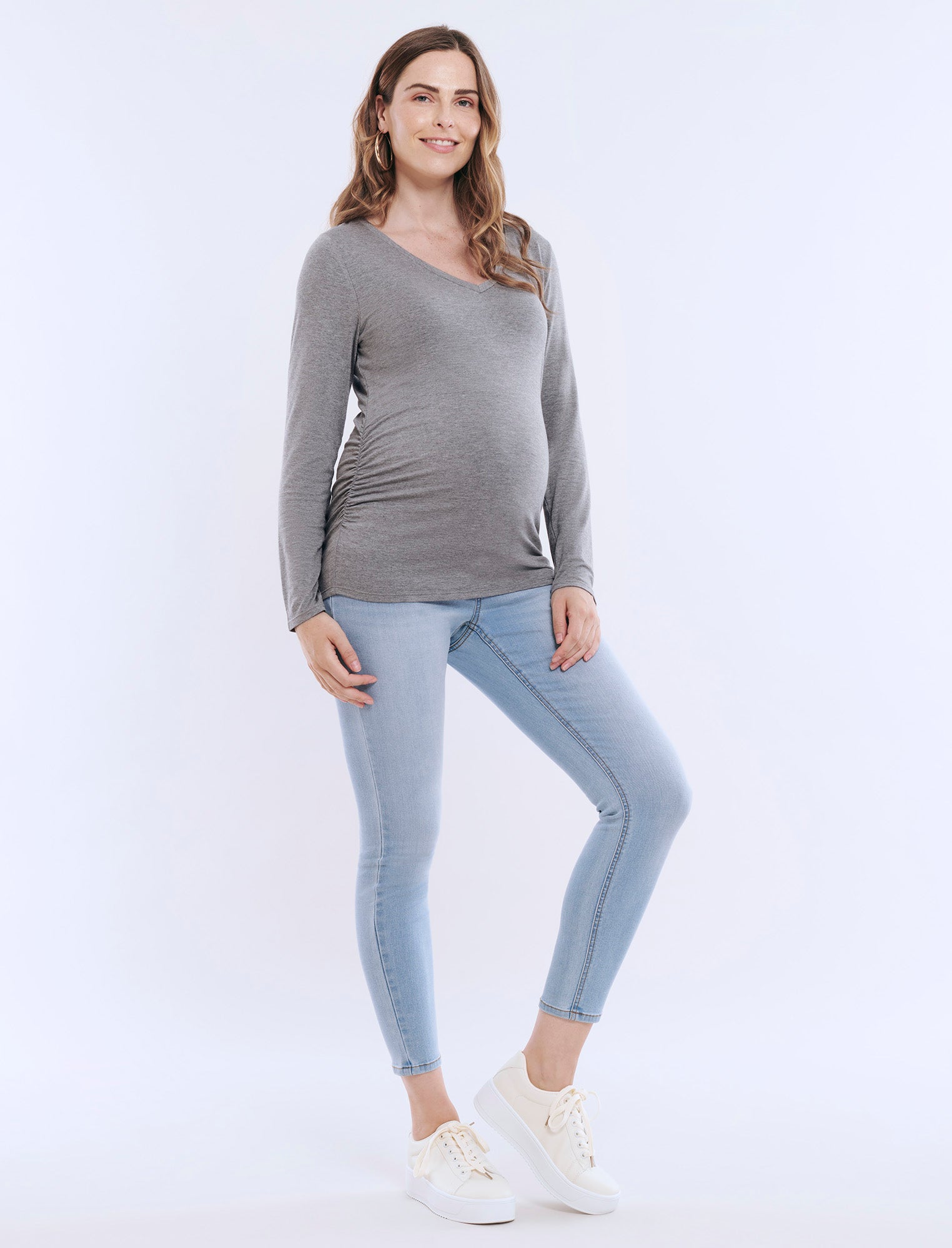 Side Ruched Long Sleeve V-Neck Maternity Tee