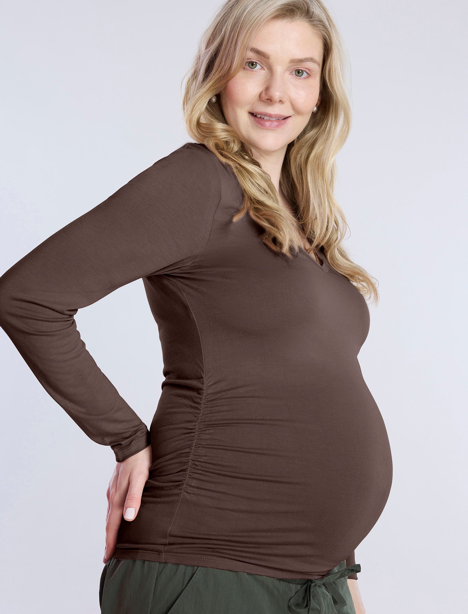 Side Ruched Long Sleeve V-Neck Maternity Tee