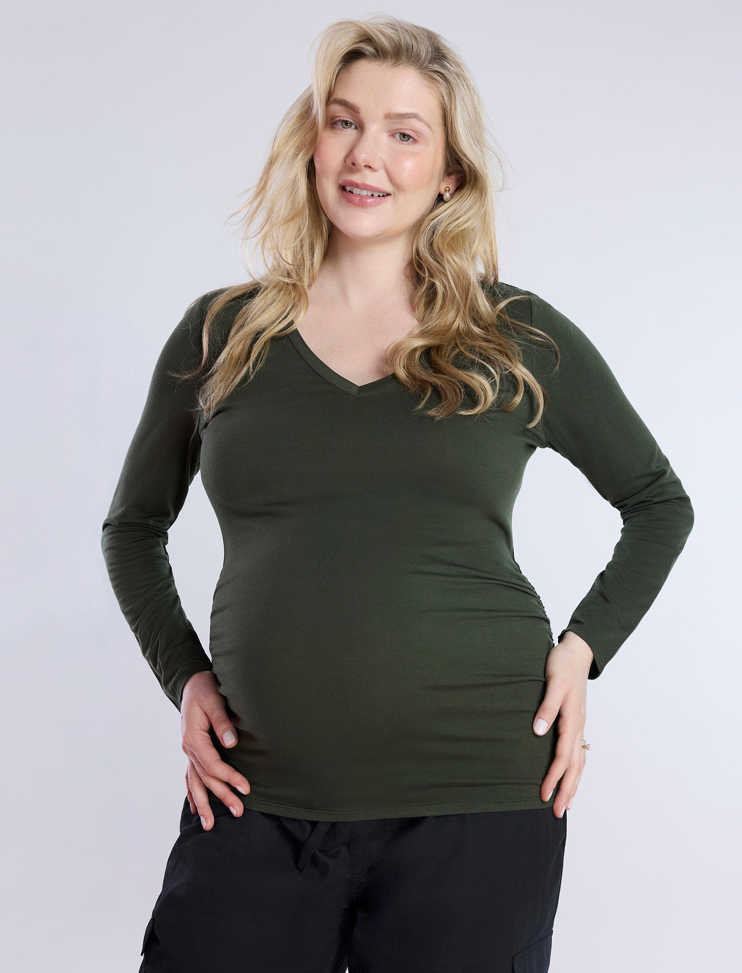 Side Ruched Long Sleeve V-Neck Maternity Tee