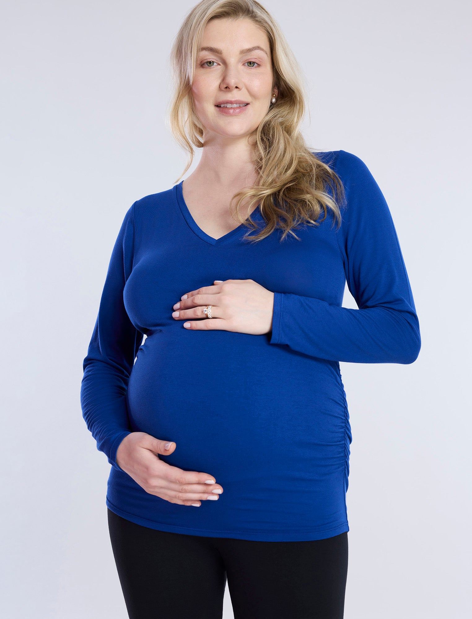 Side Ruched Long Sleeve V-Neck Maternity Tee