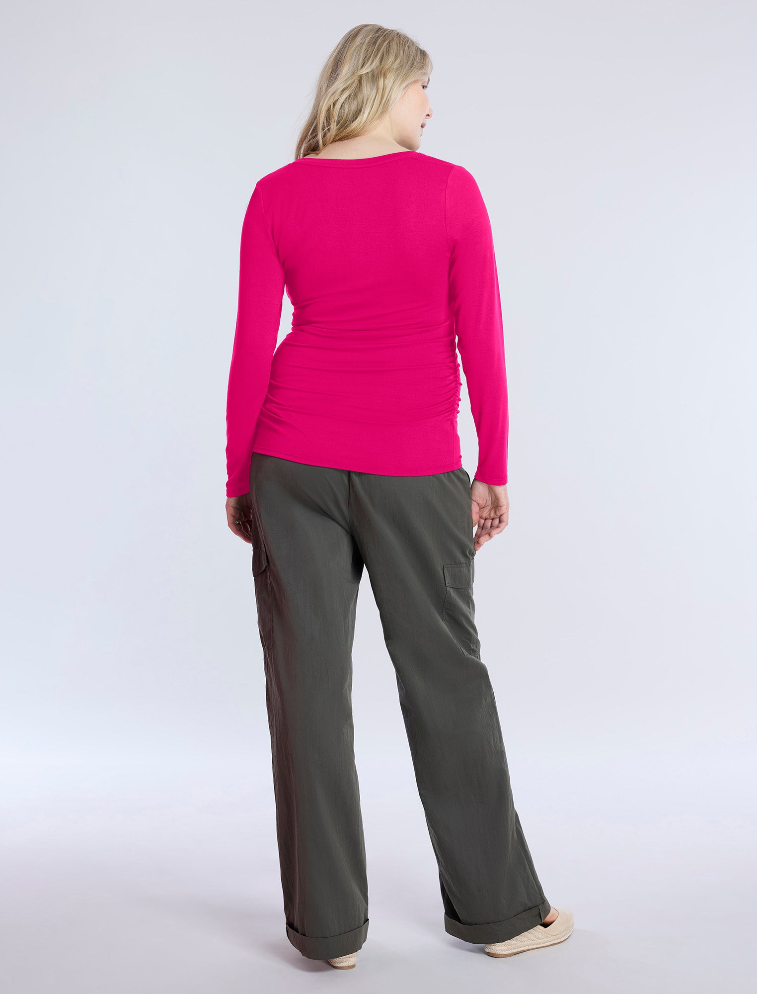 Side Ruched Long Sleeve V-Neck Maternity Tee